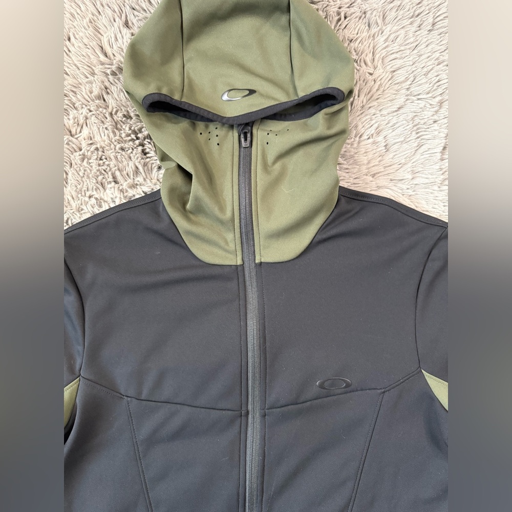 Oakley Performance Fit Hooded Softshell Jacket Bl… - image 2